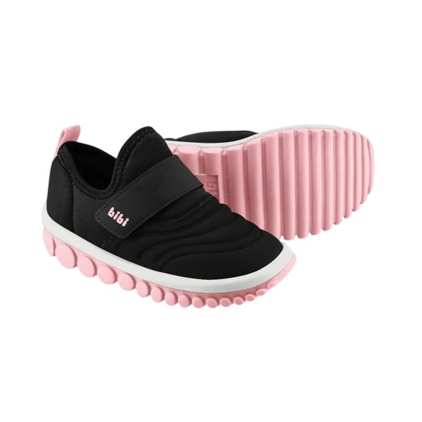 Championes BIBI color negro con suela rosada y velcro