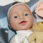 Muñeca con accesorios - Image 2