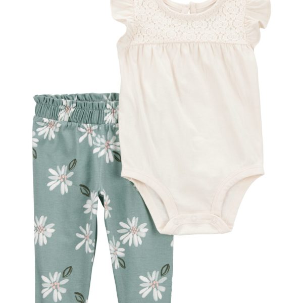 Conjunto Carter’s de body y pantalón con detalle de encaje y flores