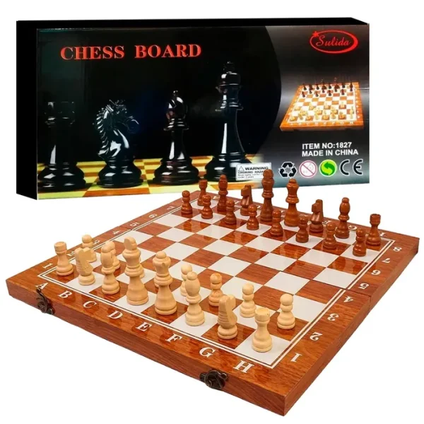 Ajedrez con tablero plegable, en madera