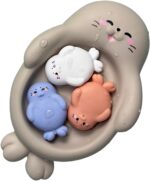 Foca de goma con 3 bebés flotante